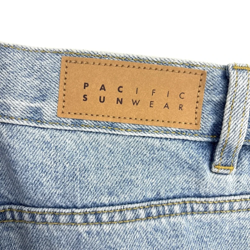 NWT PacSun Blue Straight Leg Button‎ Fly Jeans Size 27 High Rise Frayed Hem
